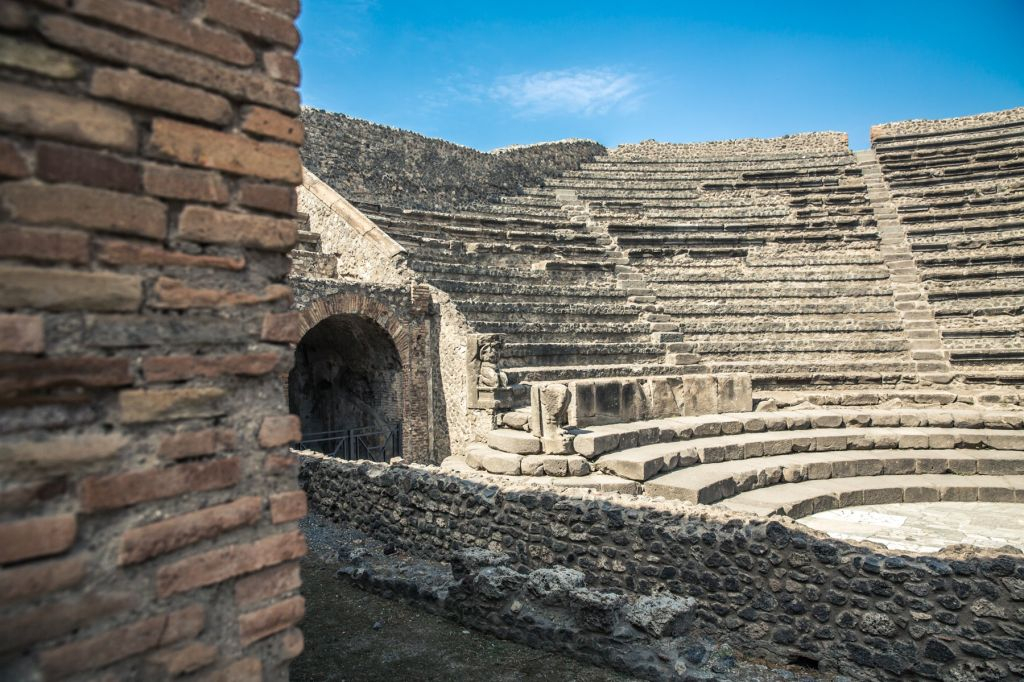 Pompeii: Skip The Line Entry & Guided Tour + Roundtrip from Sorrento