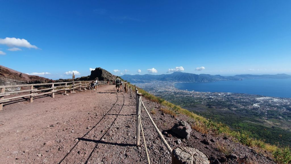 Vesuvius: Skip The Line with Guided Tour and Transportation from Pompeii