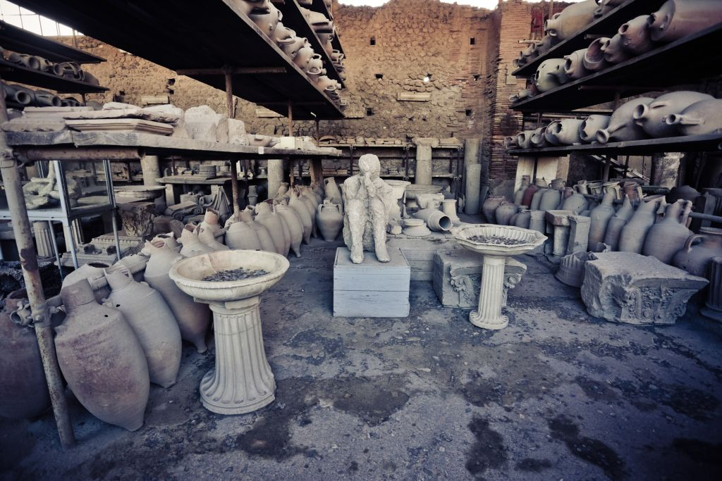 Pompeii: Skip The Line Entrance & Guided Tour + Lunch + Day Trip From Rome