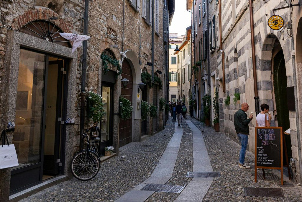 Tour guidato della città di Como e crociera in barca gratuita