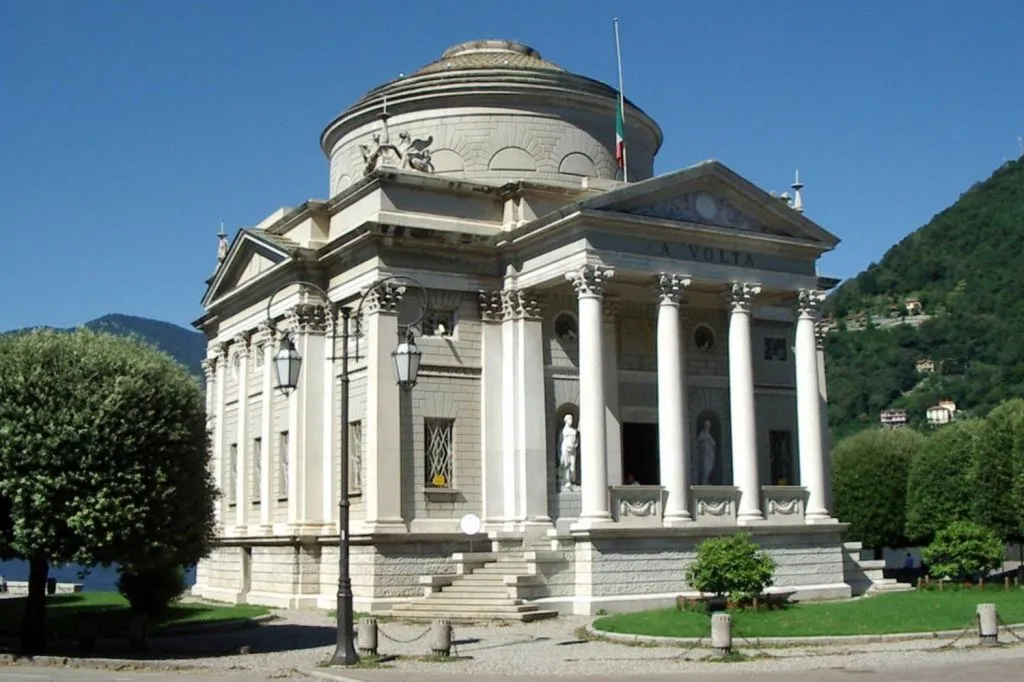 Tour guidato della città di Como e crociera in barca gratuita