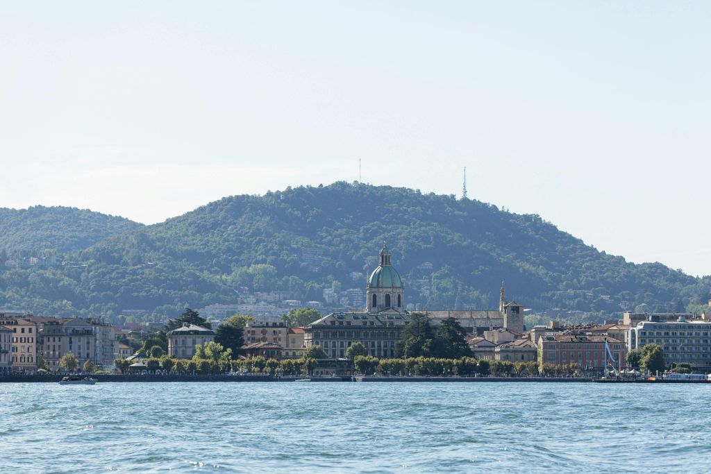 Tour guidato della città di Como e crociera in barca gratuita