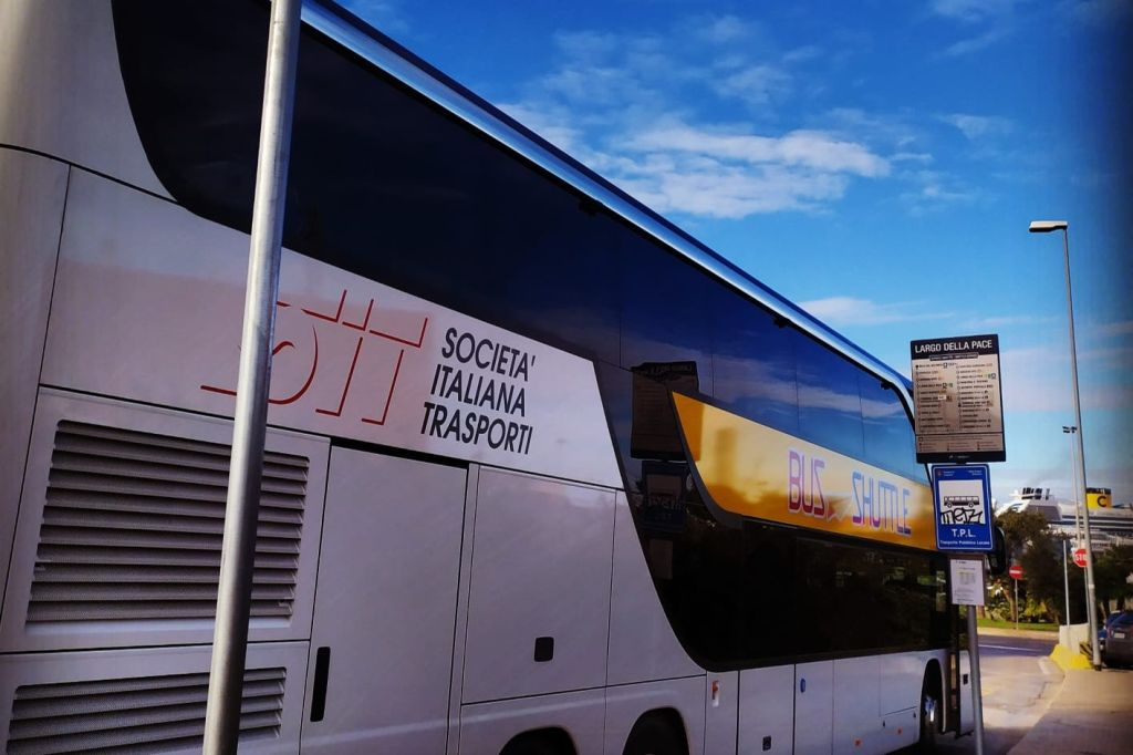 Rome : Transfert Civitavecchia + visite en bus Hop-on Hop-off Combi