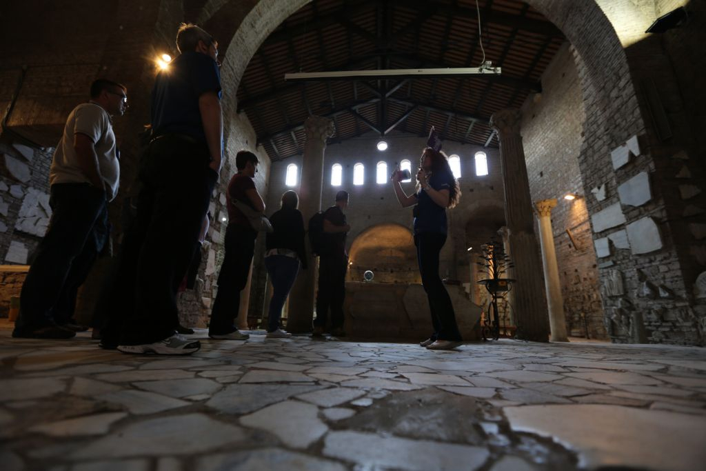 Roman Crypts and Catacombs Tour with Audioguide