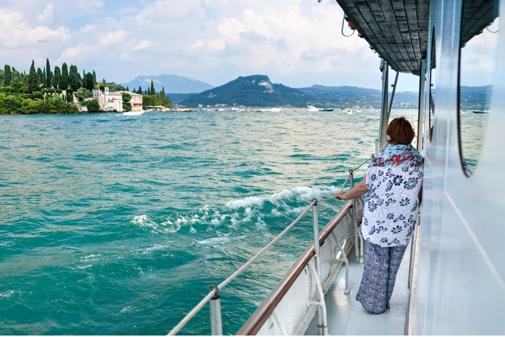 Lake Garda: Historic Boat Tour from Peschiera del Garda