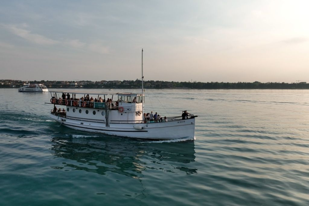 Lago de Garda: passeio de barco histórico saindo de Peschiera del Garda