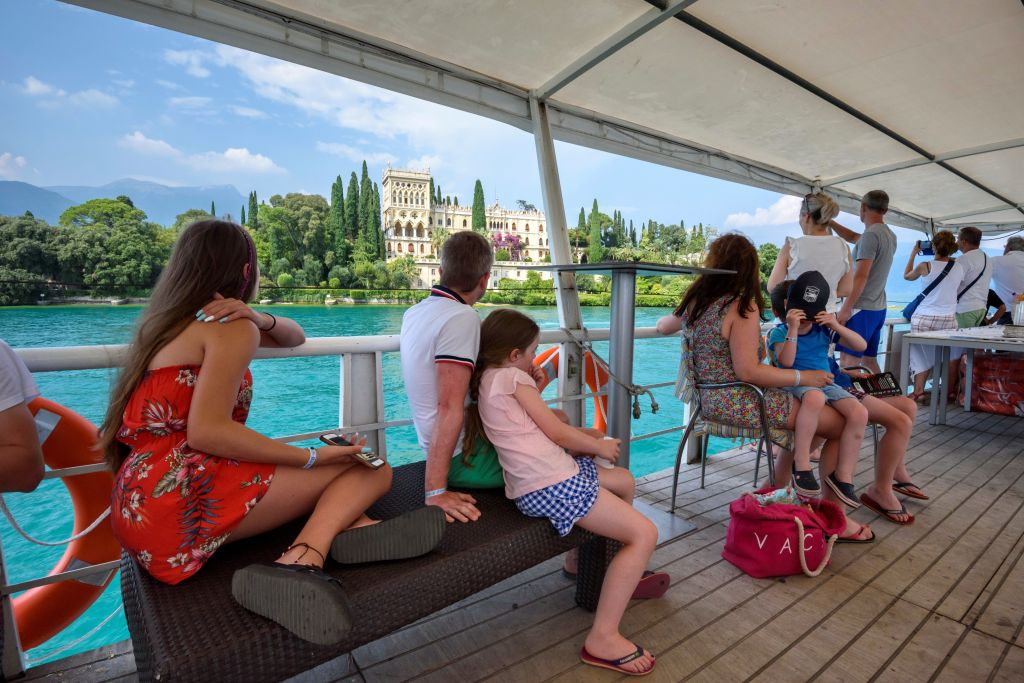Lake Garda: Historic Boat Tour from Peschiera del Garda