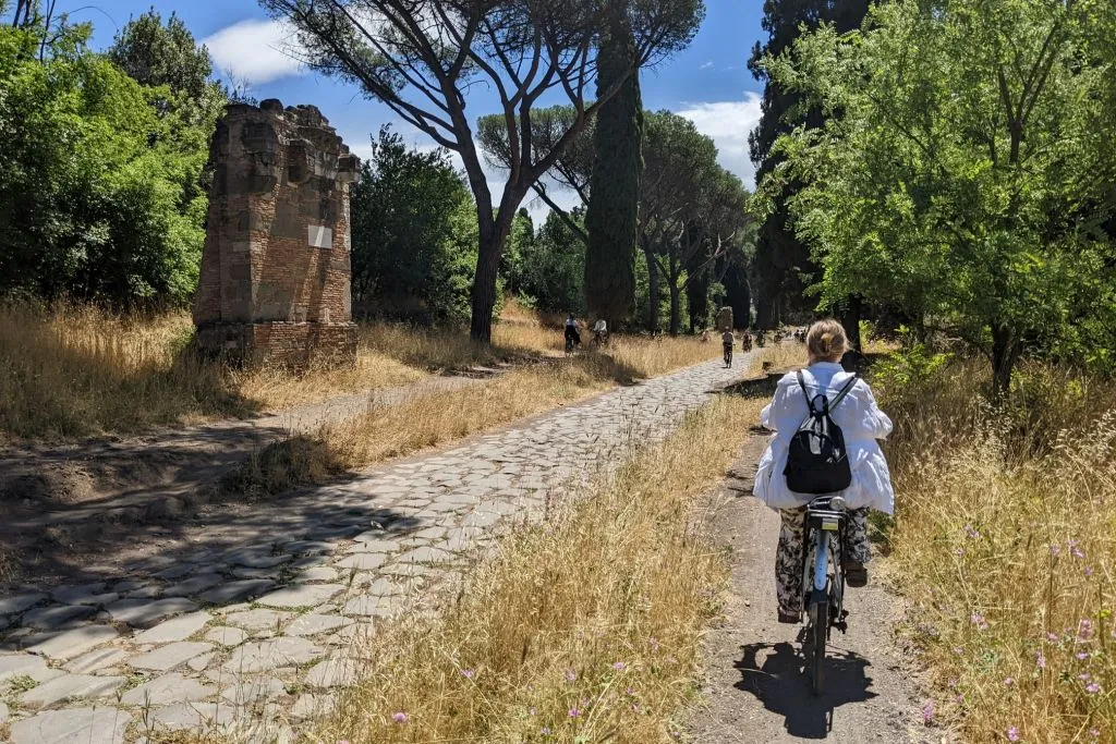 Rome: Appia Antica Day Bike Rental