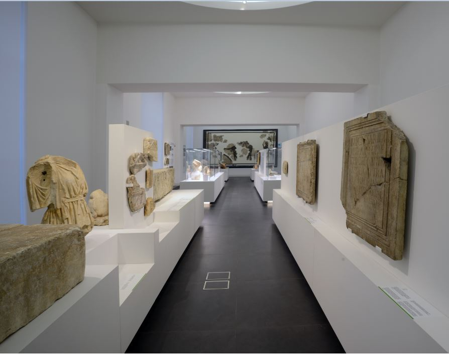 Museo Arqueológico Nacional de Reggio Calabria con tarjeta postal PemCards