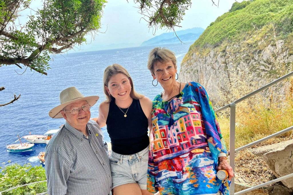 Capri Island & Blue Grotto: Small Group Guided Tour + Roundtrip from Naples
