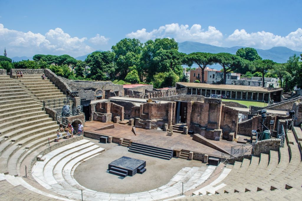 Pompeii Pass: Fast-Track Entrance, Guided Tour, and Magic Ancient Pompeii Entry
