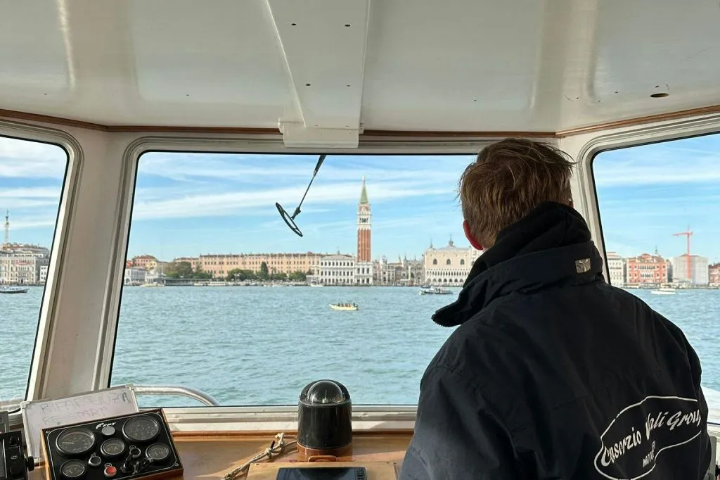 Venice Giudecca Canal: Guided Boat Tour