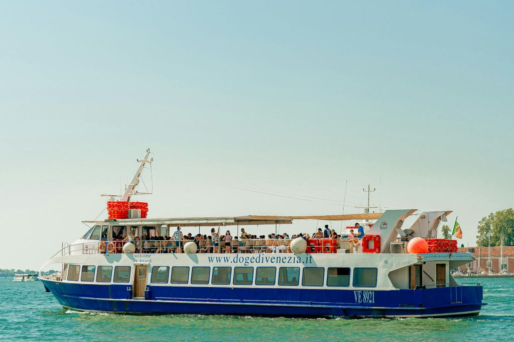 Murano et Burano : Excursion en bateau d'une journée au départ de la gare