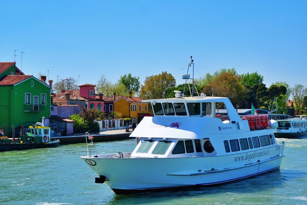 Murano et Burano : Excursion en bateau d'une journée au départ de la gare