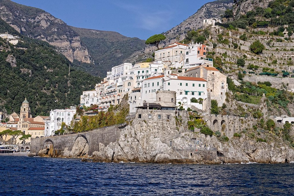 From Naples: Pompeii & Amalfi Coast Full-Day Trip with Lunch