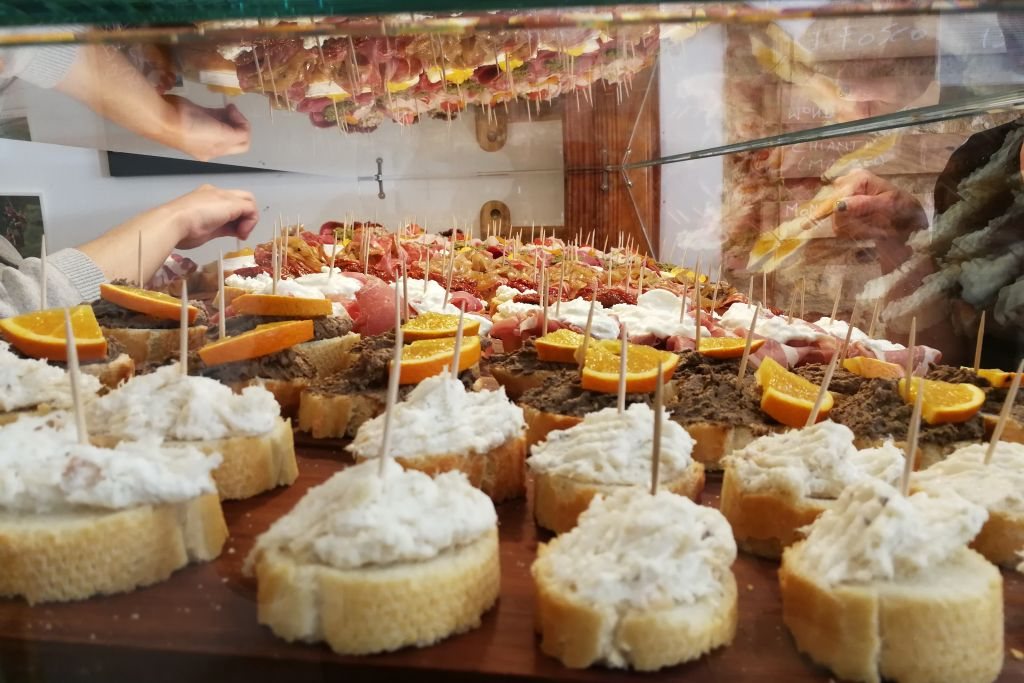 Venice: Street Food Tour and Tastings with a Local Guide