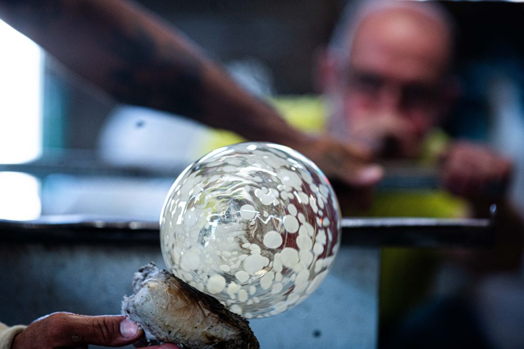Murano & Burano: Guided boat Tour from Murano with Glass Blowing Factory