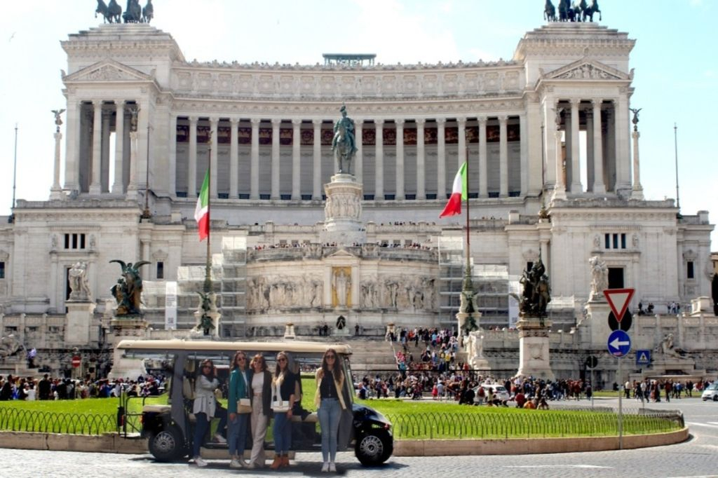 Rome: Golf Cart Guided Tour