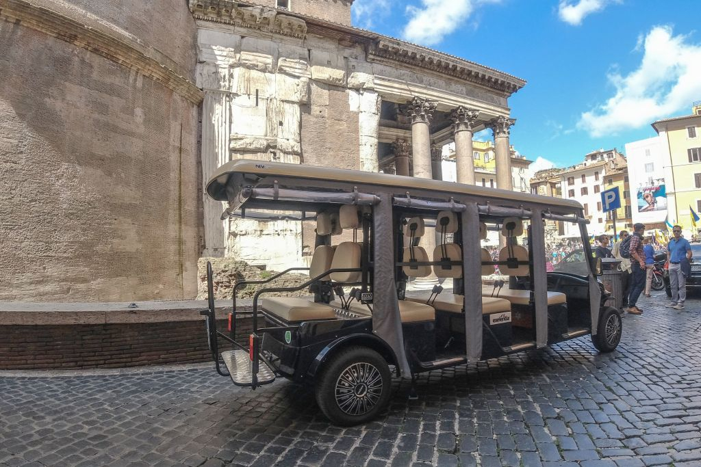 Rome: Golf Cart Guided Tour