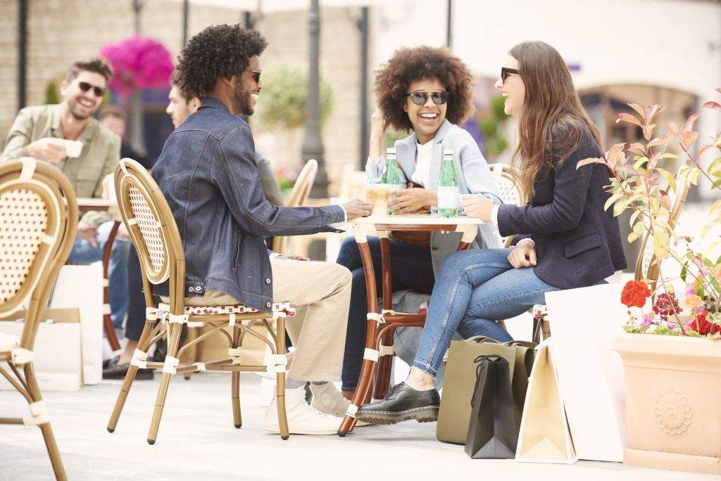 La Reggia Designer Outlet: Roundtrip Shuttle Transfer from Naples