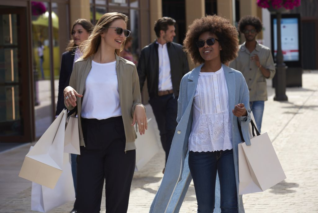 La Reggia Designer Outlet: Roundtrip Shuttle Transfer from Naples