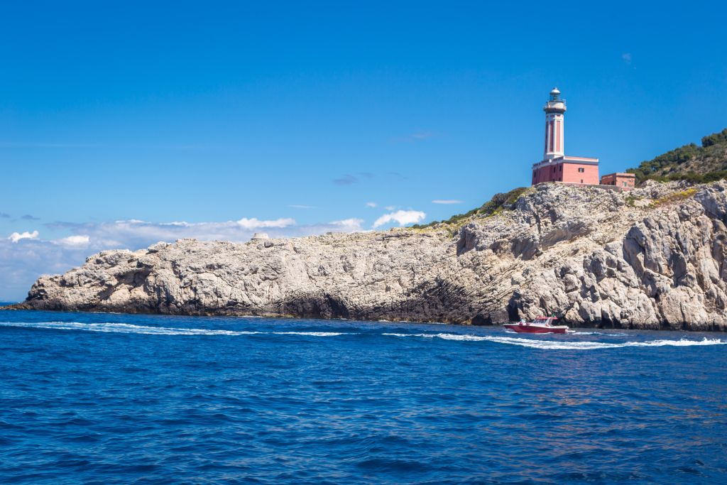 Capri: Boat Tour + Limoncello Tasting + Roundtrip from Pompeii