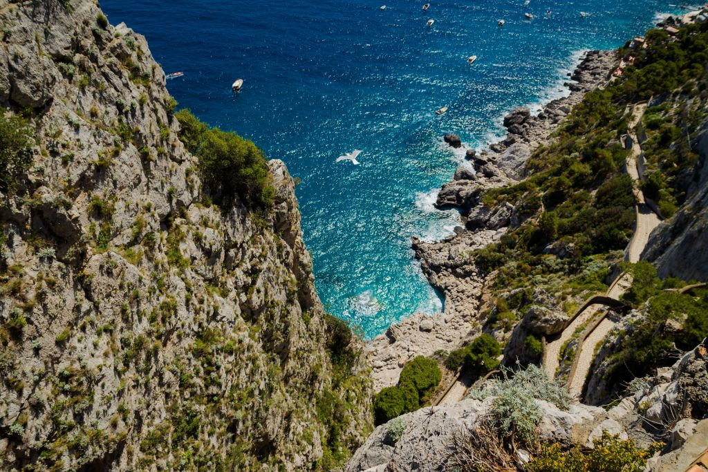 Capri: Boat Tour + Limoncello Tasting + Roundtrip from Pompeii