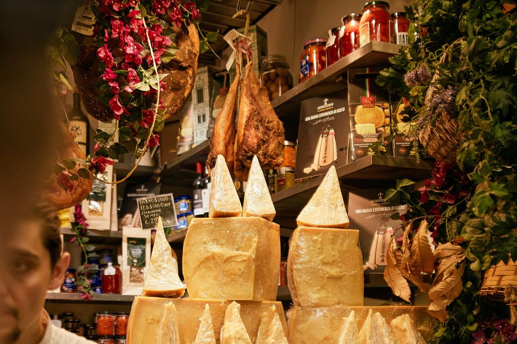 Wanna Be Italiano - The Original Cooking Class & Market Food Tour in Florence