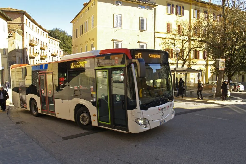 From Rome: Fiumicino Airport Terminal 3 to Grosseto Bus Station by Bus