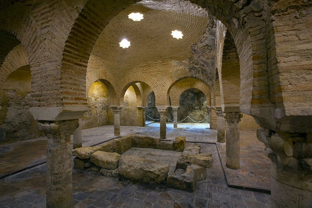 Visitas Guiadas en Jaén: Baños Árabes y Palacio de Villardompardo