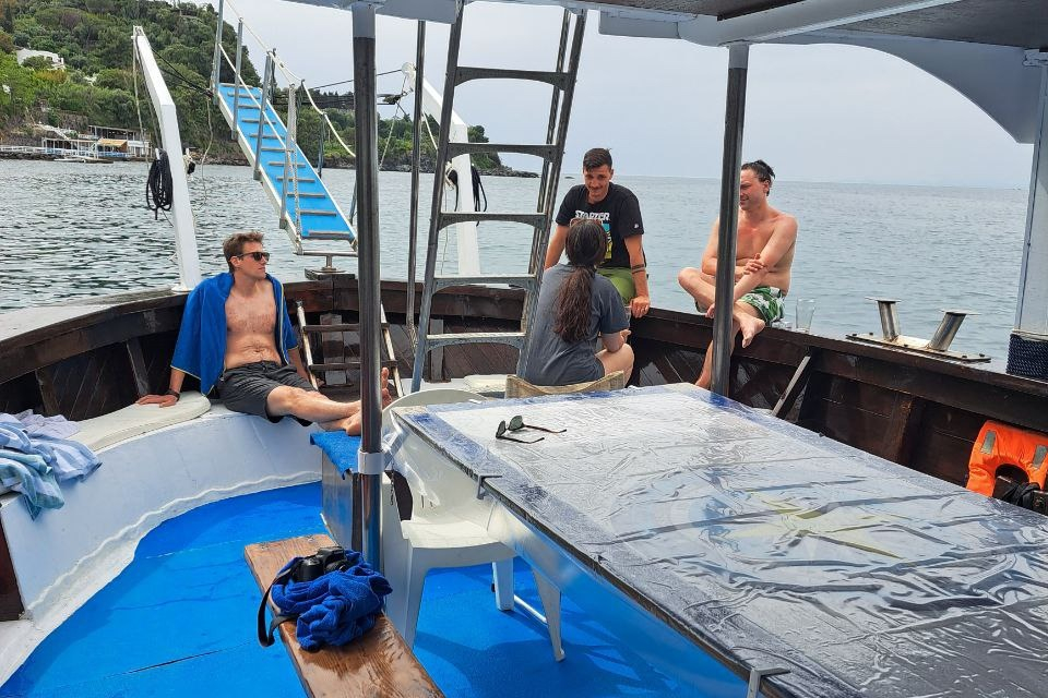 Ischia: Daily Boat Trip with Lunch