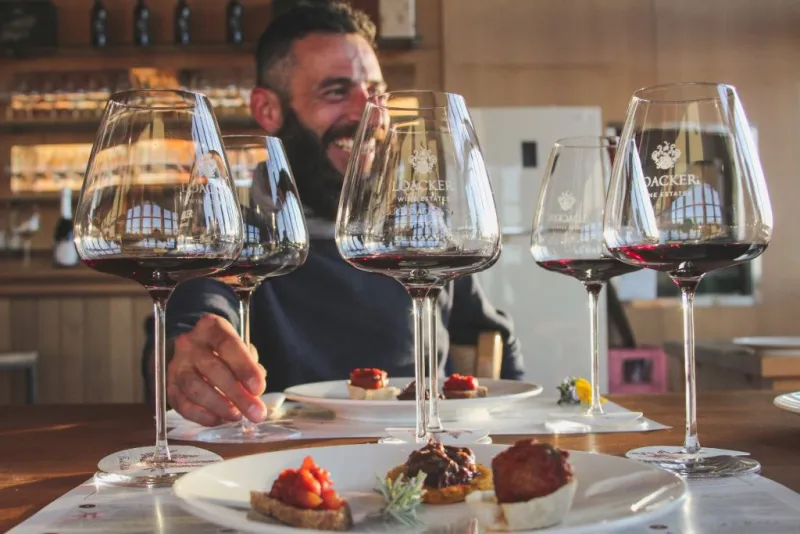 Vinícola Corte Pavone Estate: Degustação de vinhos de Montalcino + petiscos gourmet