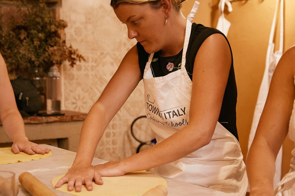 Florence: Walking Food Tour + Cooking Class with Wine