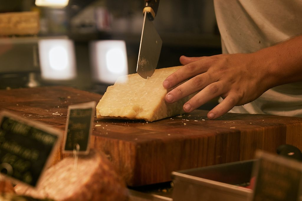Florence: Walking Food Tour + Cooking Class with Wine