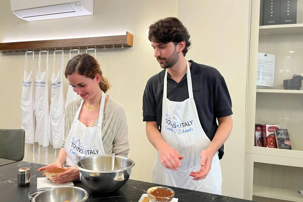 Florence: Walking Food Tour + Cooking Class with Wine