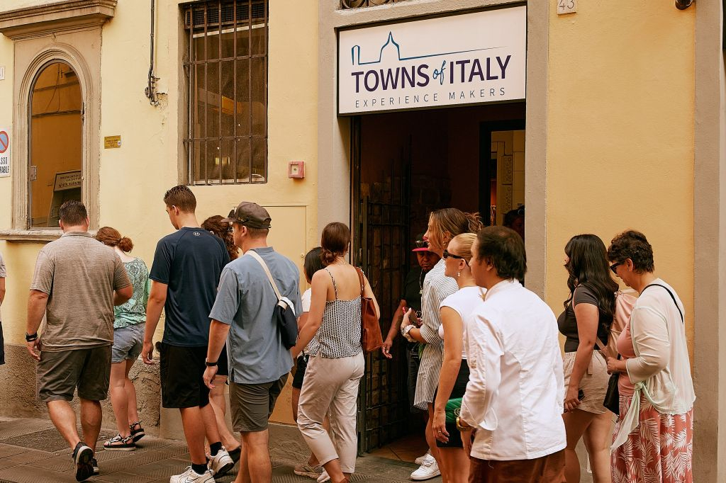 Florence: Walking Food Tour + Cooking Class with Wine