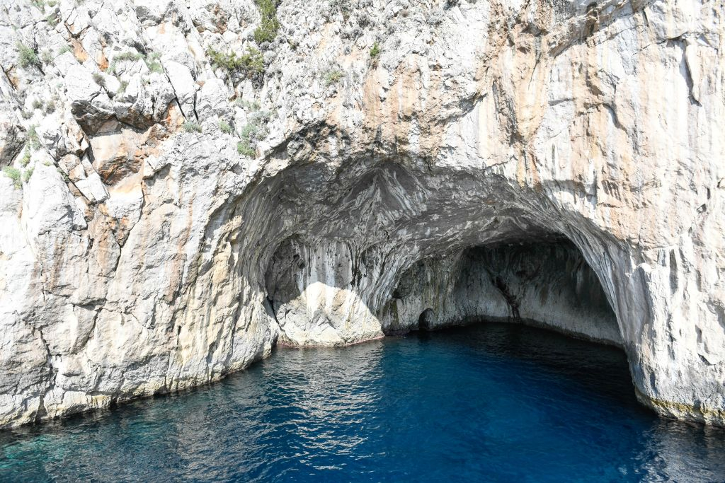 Capri Boat Experience - Small Group Tour with a Taste of Limoncello
