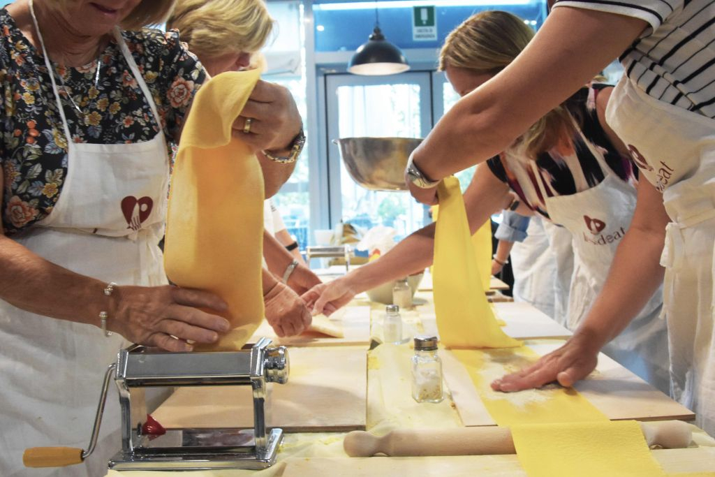 Pasta, Ravioli and Tiramisù Making Class in Rome