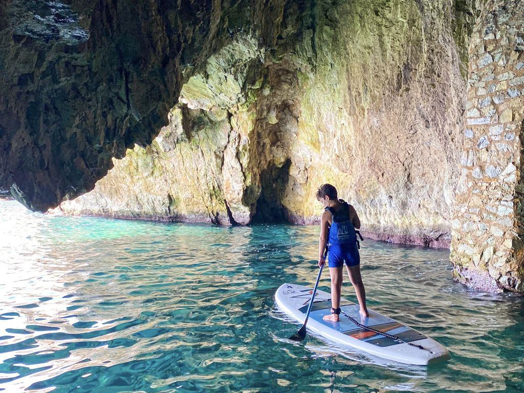 Stand Up Paddle Excursion in Capri: Caves and Beaches
