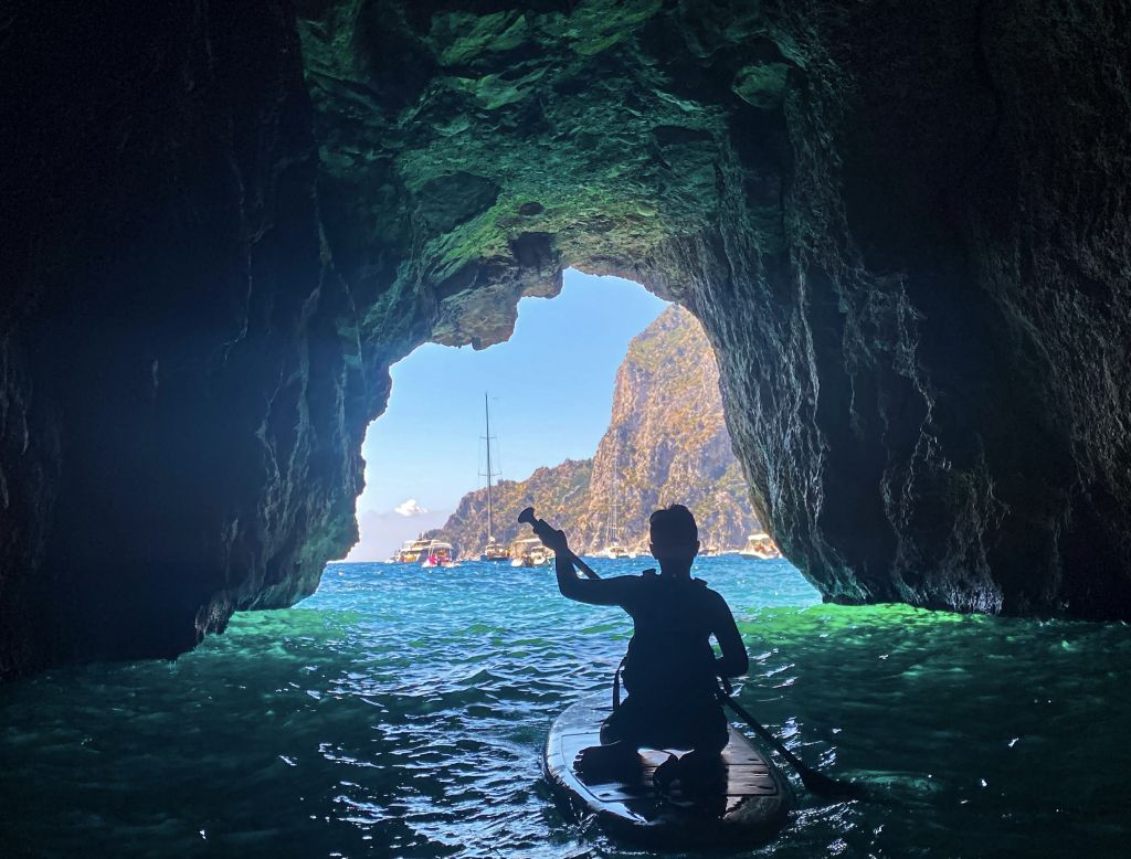 Stand Up Paddle Excursion in Capri: Caves and Beaches