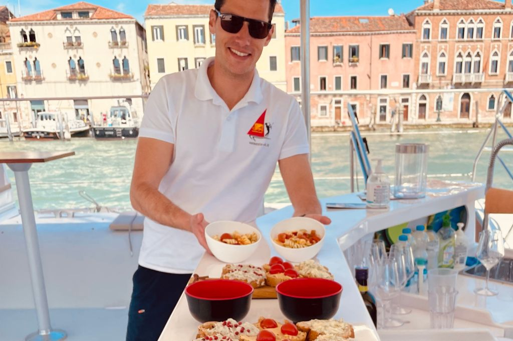Venice Lagoon: Catamaran Tour with Lunch