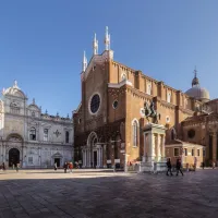 Historical City Walking Tour + 24-Hours Public Transport in Venice