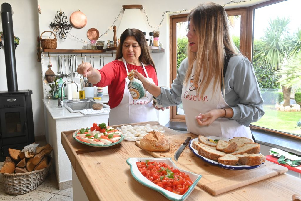 Private Home Cooking Class in Naples