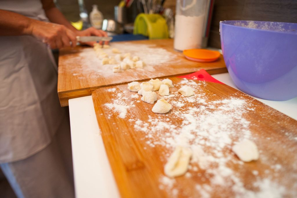Small Group Pasta and Tiramisu Class in Naples