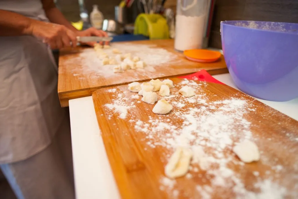 Small Group Pasta and Tiramisu Class in Naples