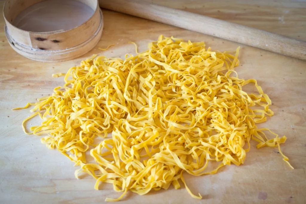 Small Group Pasta and Tiramisu Class in Naples