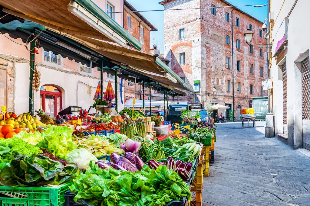 Market Tour and Cooking Class at a Local's Home in Siena