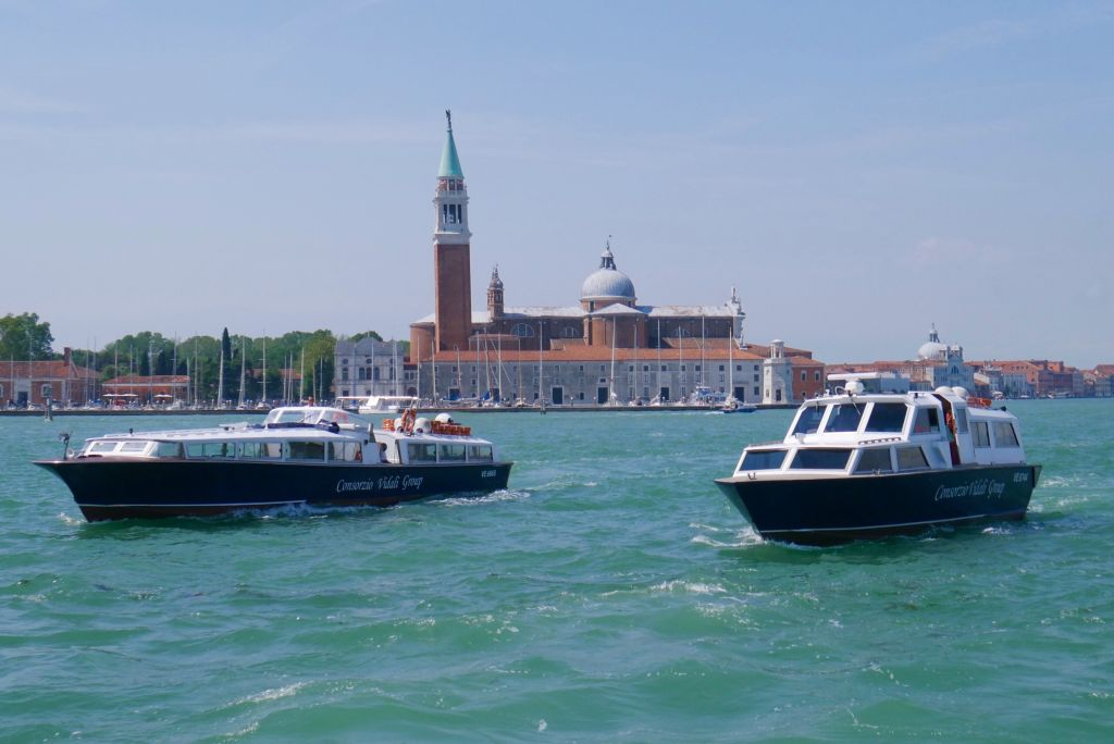 Boat Transfer from Piazzale Roma to San Marco with Guide
