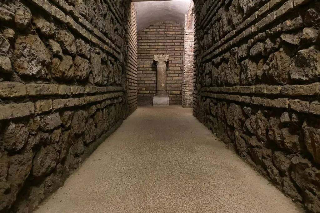 Rome Trastevere: Underground Walking Tour