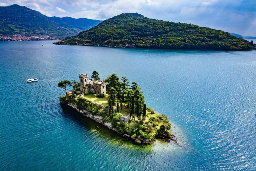 Lake Iseo Cruise, Monte Isola & Bergamo Day Trip from Milan